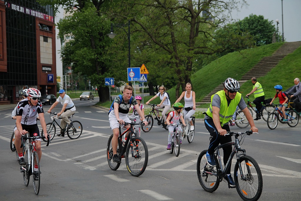 Ponad 150 rowerzystów wyjechało na rajd z Legnicy do Bieniowic