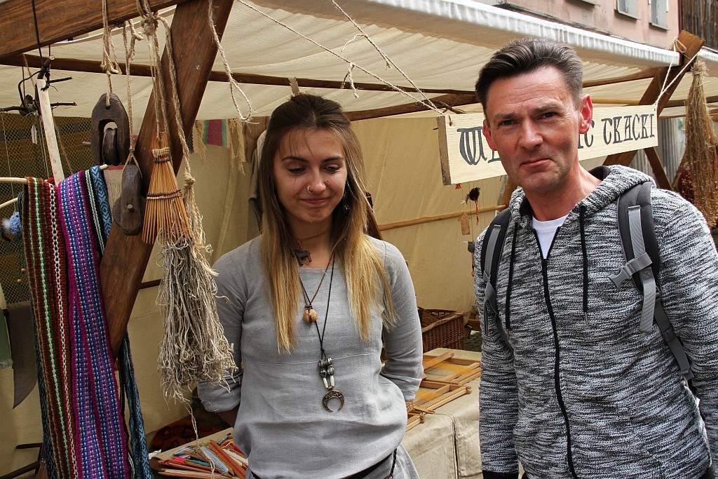 Legniczanie bawią się na rynku w trzecim dniu majówki cz1