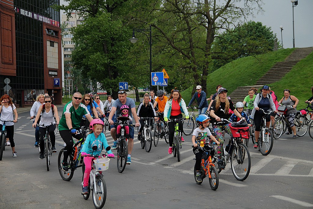 Ponad 150 rowerzystów wyjechało na rajd z Legnicy do Bieniowic