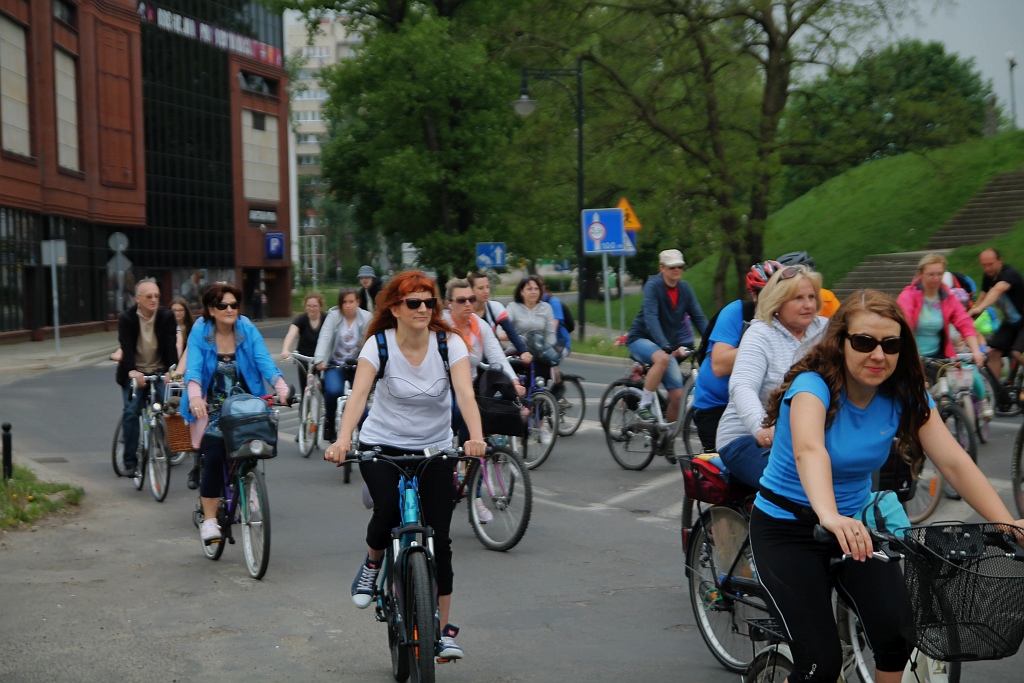 Ponad 150 rowerzystów wyjechało na rajd z Legnicy do Bieniowic