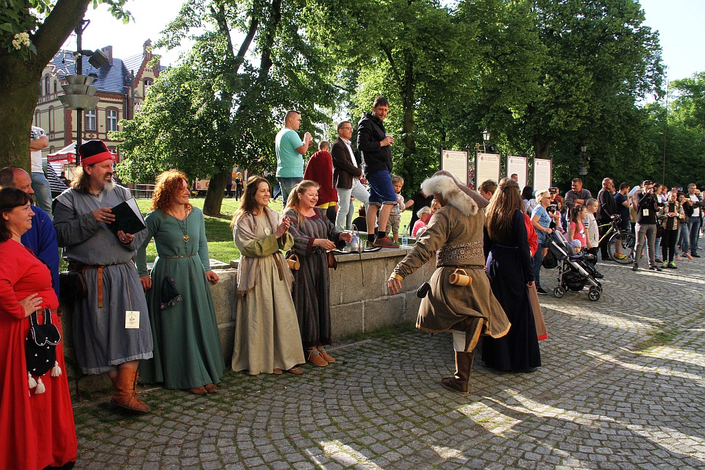 Rozpoczął się piknik Historyczny w Legnickim Polu