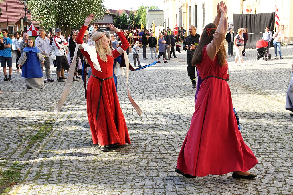 Rozpoczął się piknik Historyczny w Legnickim Polu