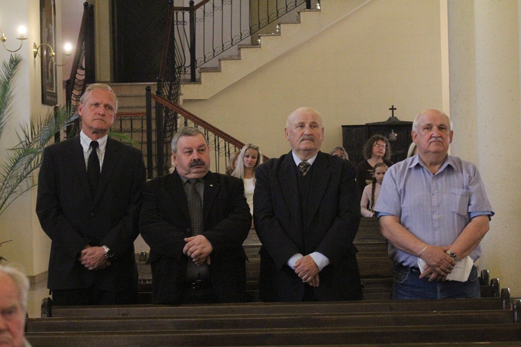 Uroczysta msza z okazji Dnia Strażaka w kościele na Piekarach