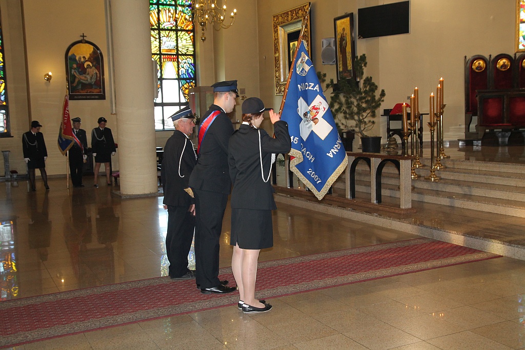 Uroczysta msza z okazji Dnia Strażaka w kościele na Piekarach