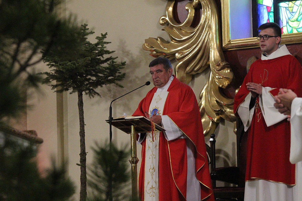 Uroczysta msza z okazji Dnia Strażaka w kościele na Piekarach