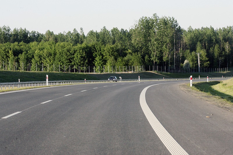 Pierwsze samochody pojechały nowym odcinkiem drogi S3