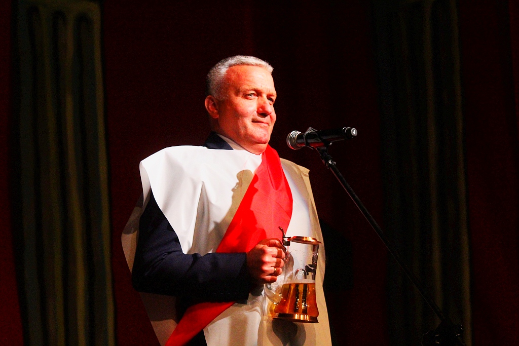 Centralna hutnicza karczma piwna w hali przy ulicy Lotniczej