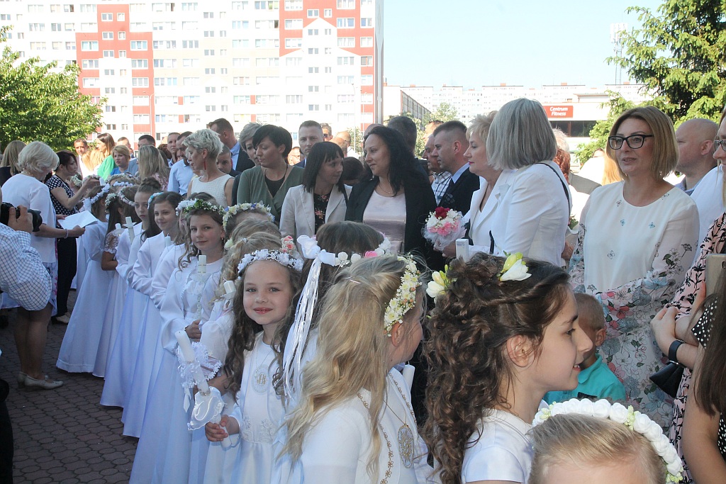 I Komunia święta w kościele Matki Bozej Królowej Polski