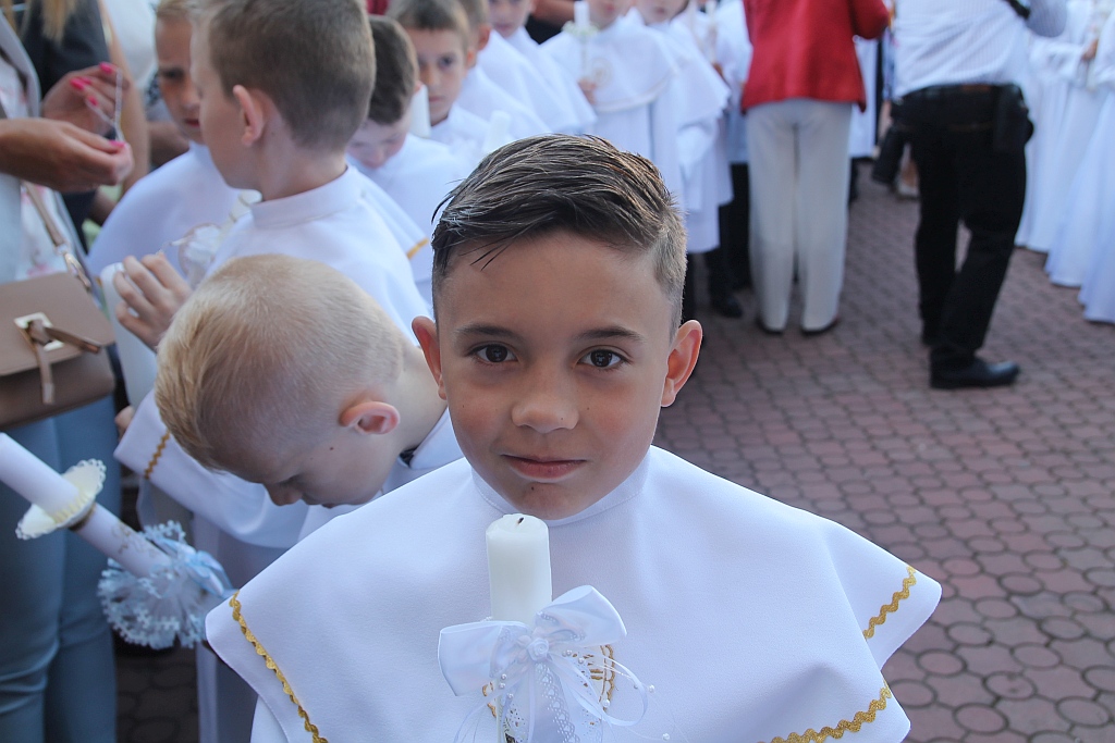 I Komunia święta w kościele Matki Bozej Królowej Polski
