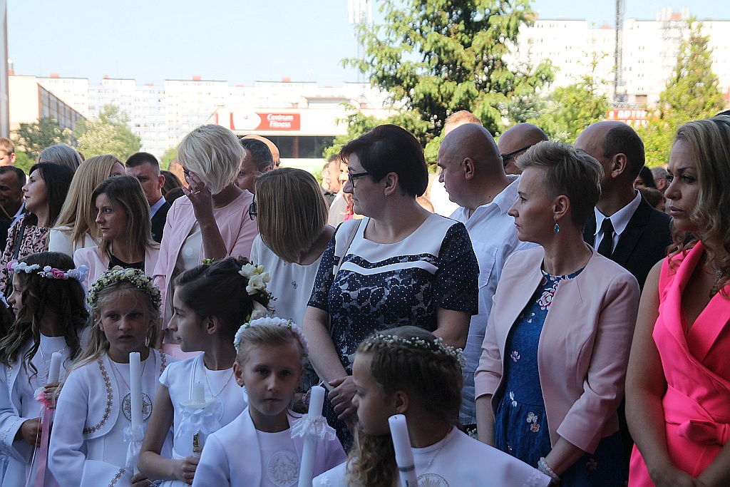 I Komunia święta w kościele Matki Bozej Królowej Polski