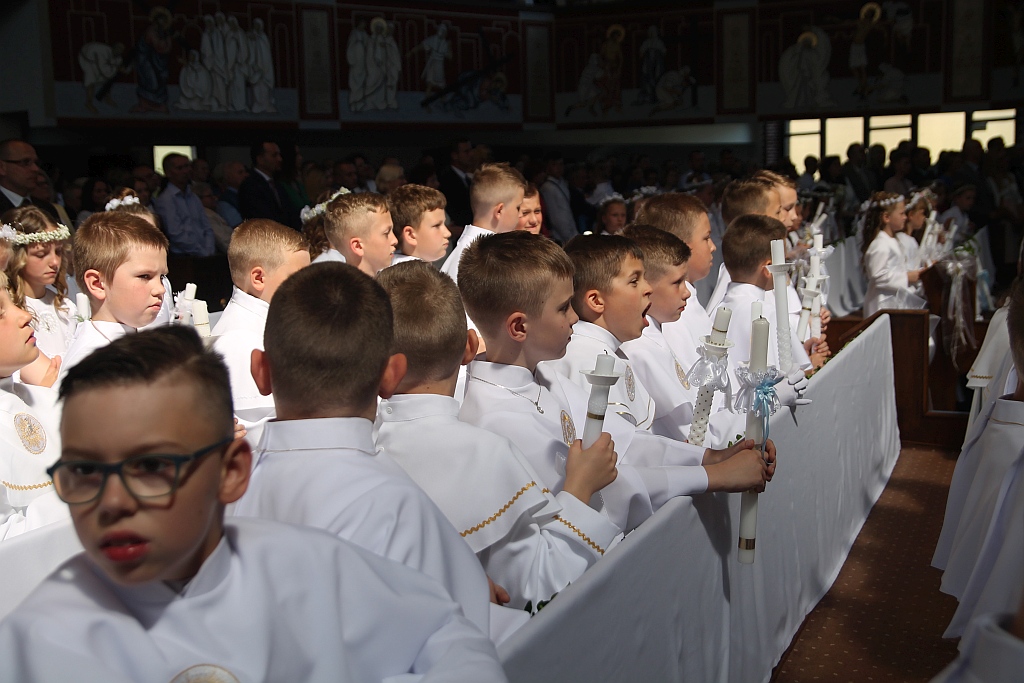 I Komunia święta w kościele Matki Bozej Królowej Polski