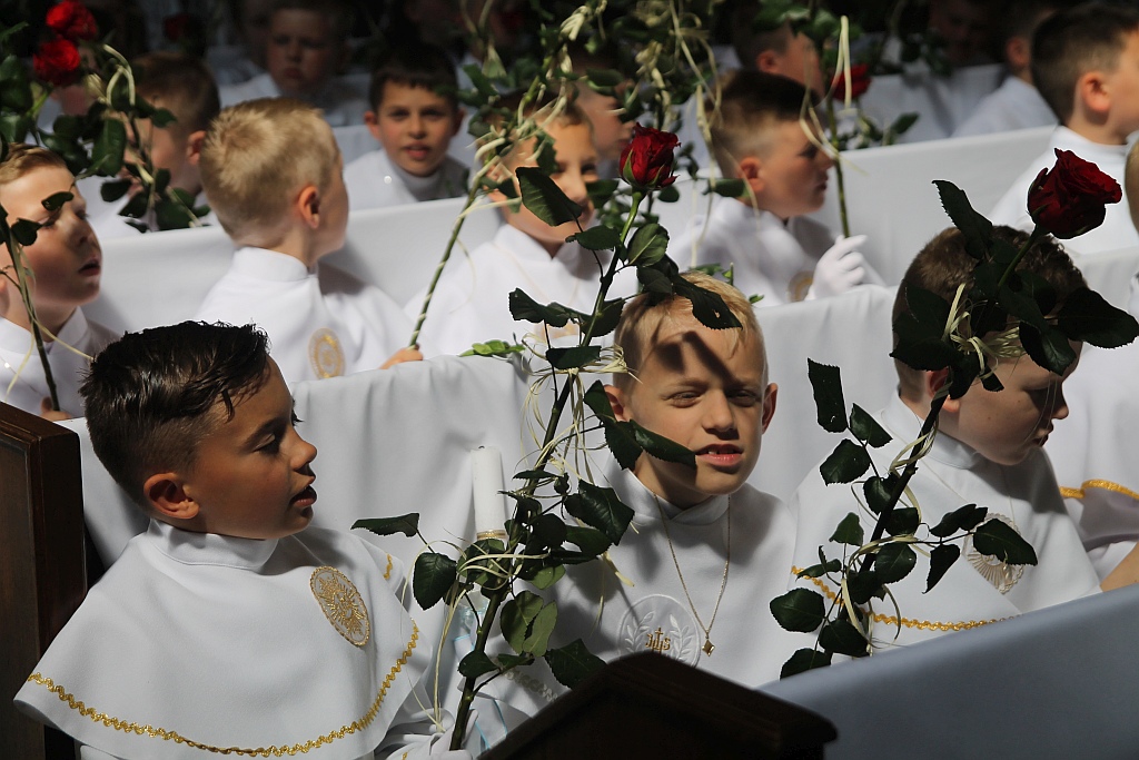 I Komunia święta w kościele Matki Bozej Królowej Polski