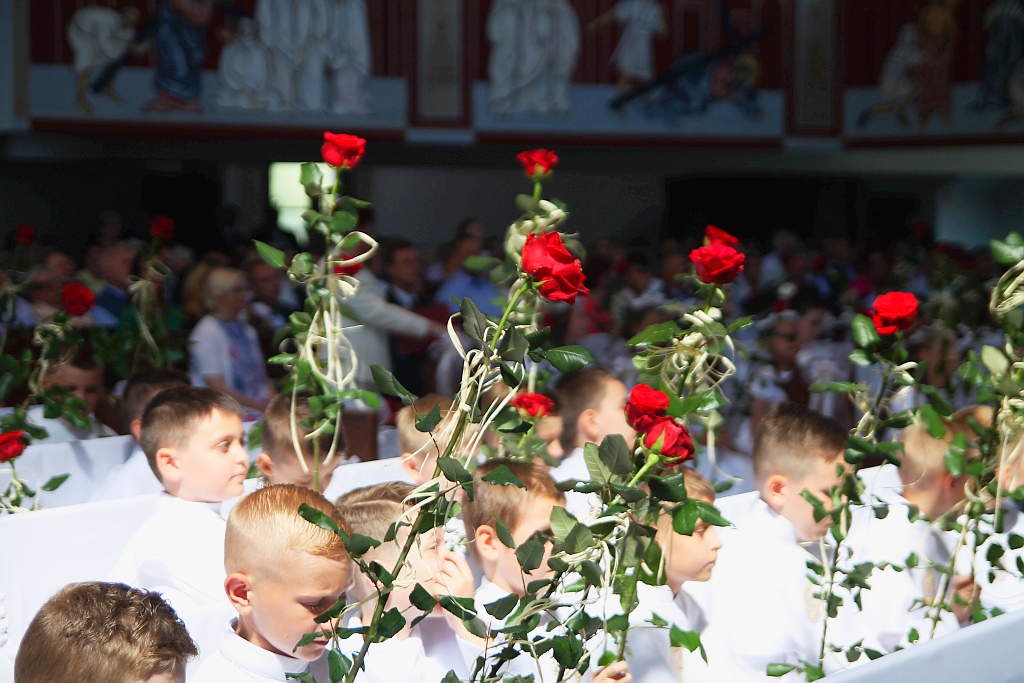 I Komunia święta w kościele Matki Bozej Królowej Polski