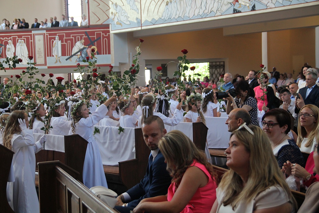 I Komunia święta w kościele Matki Bozej Królowej Polski