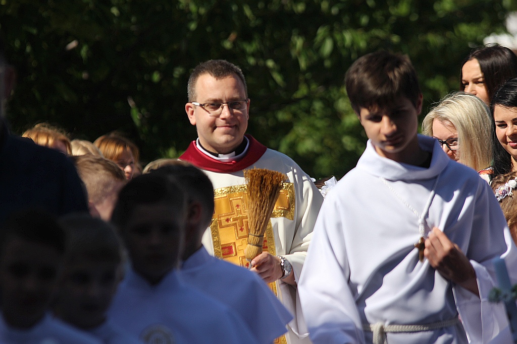 I Komunia święta w kościele Matki Bozej Królowej Polski