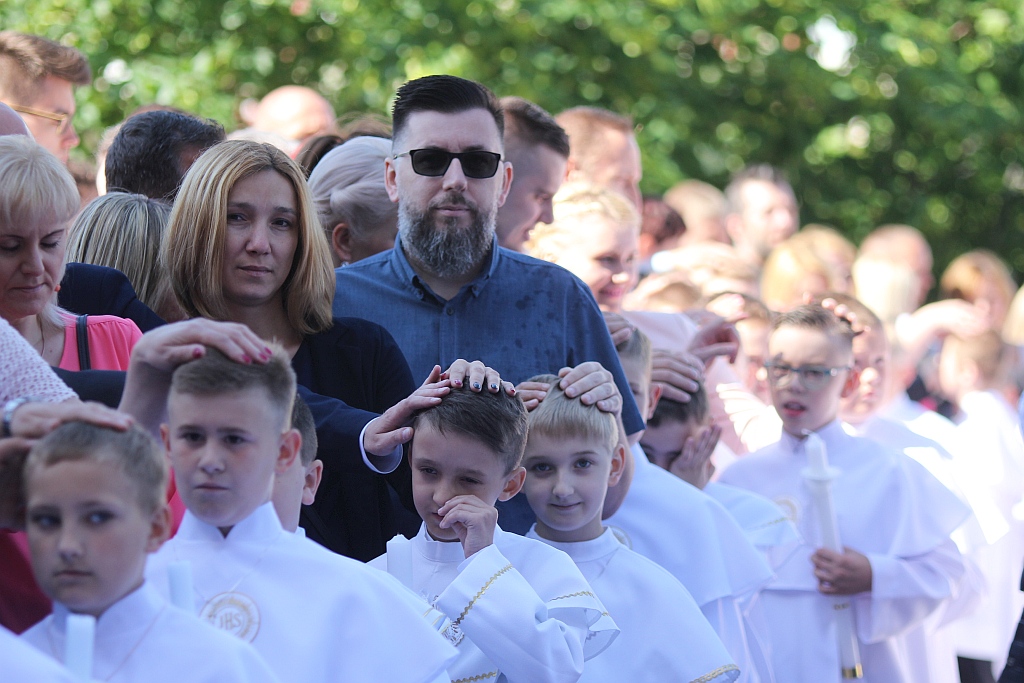 I Komunia święta w kościele Matki Bozej Królowej Polski