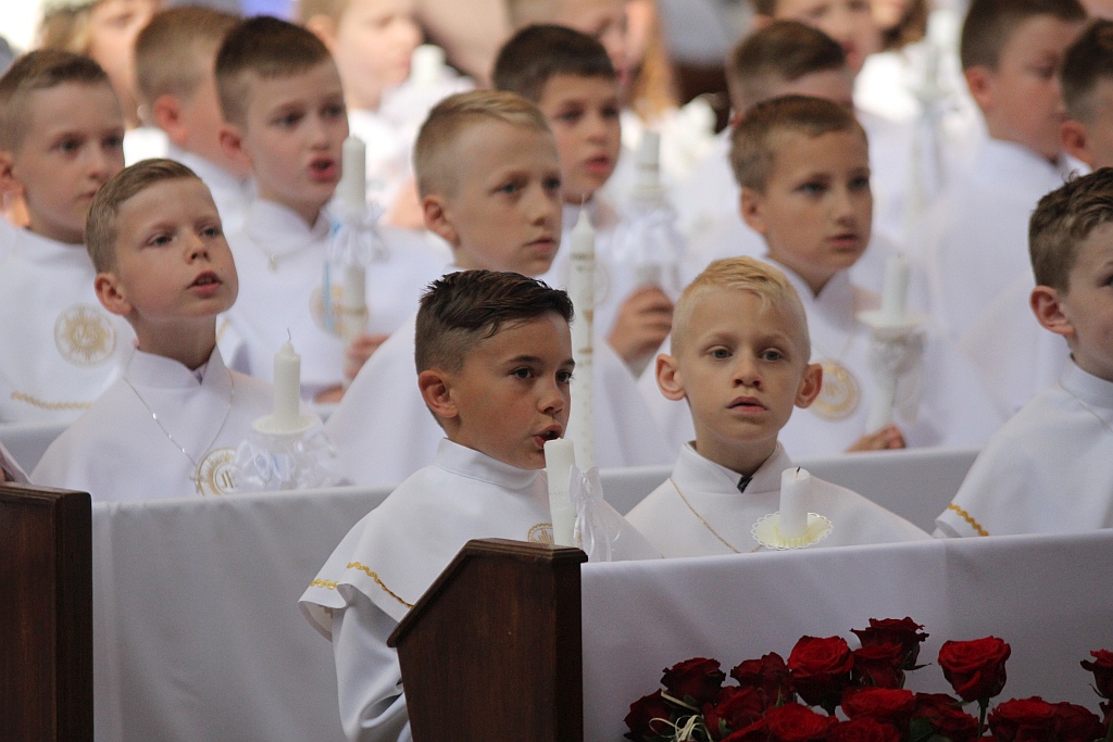 I Komunia święta w kościele Matki Bozej Królowej Polski