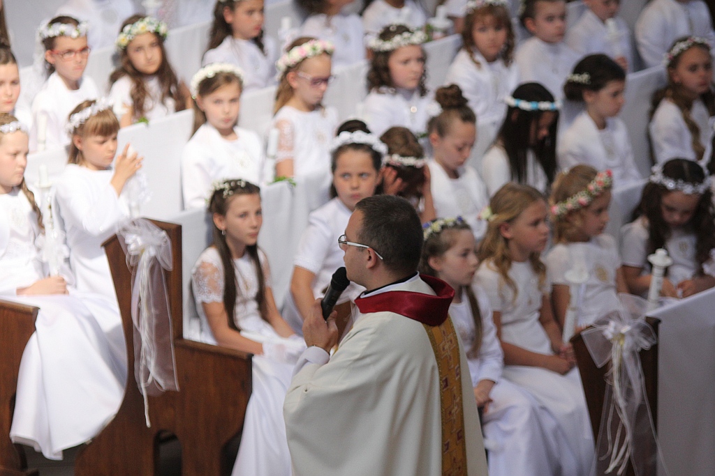 I Komunia święta w kościele Matki Bozej Królowej Polski