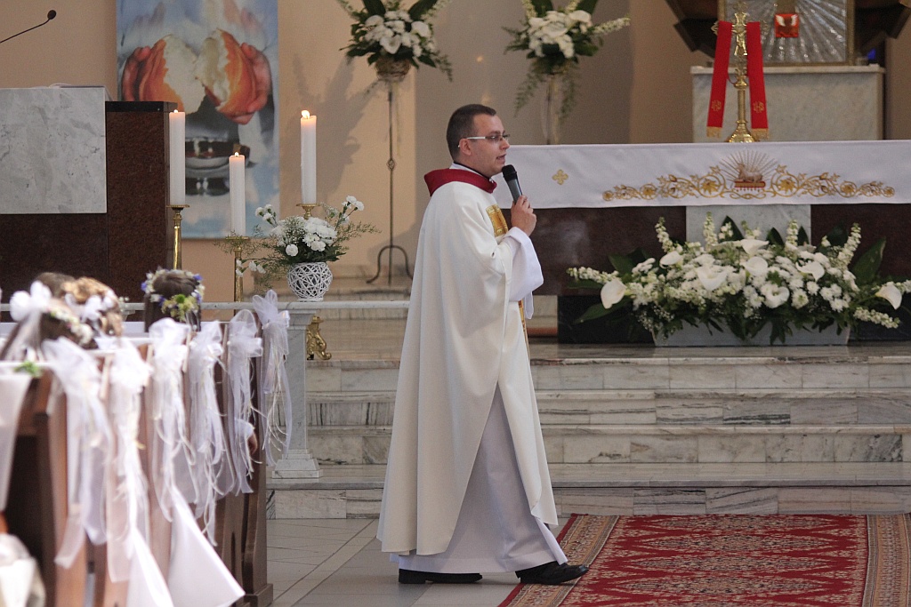 I Komunia święta w kościele Matki Bozej Królowej Polski