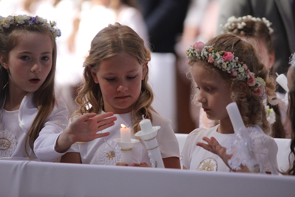 I Komunia święta w kościele Matki Bozej Królowej Polski