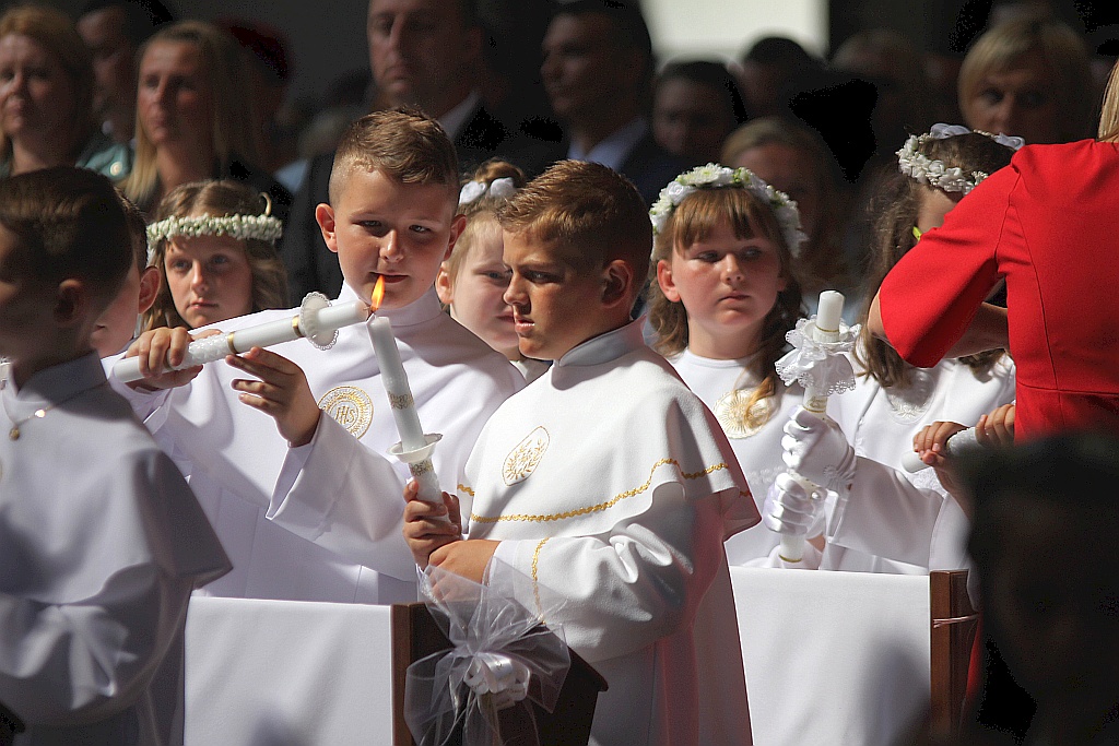 I Komunia święta w kościele Matki Bozej Królowej Polski