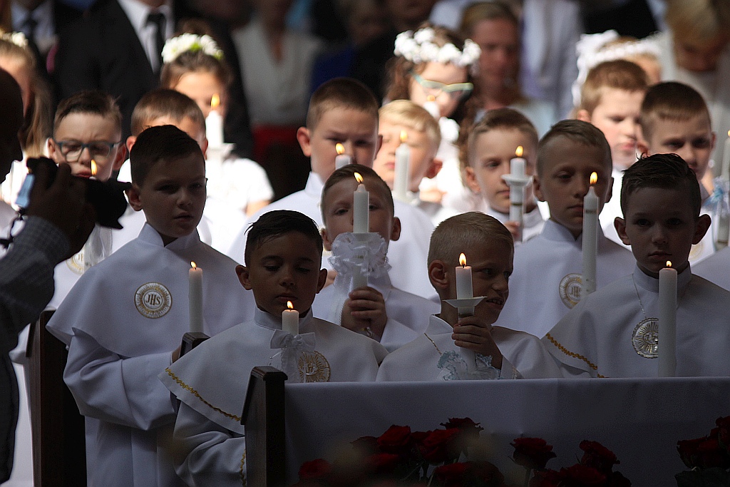 I Komunia święta w kościele Matki Bozej Królowej Polski
