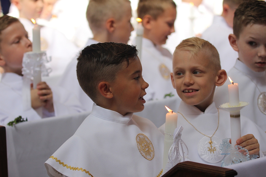 I Komunia święta w kościele Matki Bozej Królowej Polski
