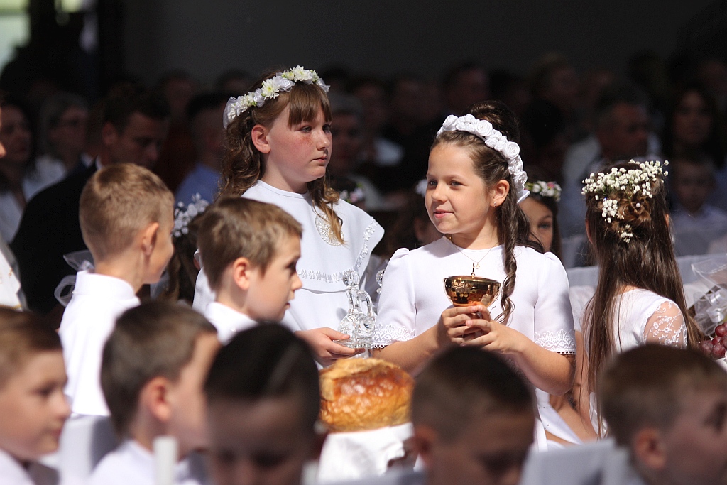 I Komunia święta w kościele Matki Bozej Królowej Polski