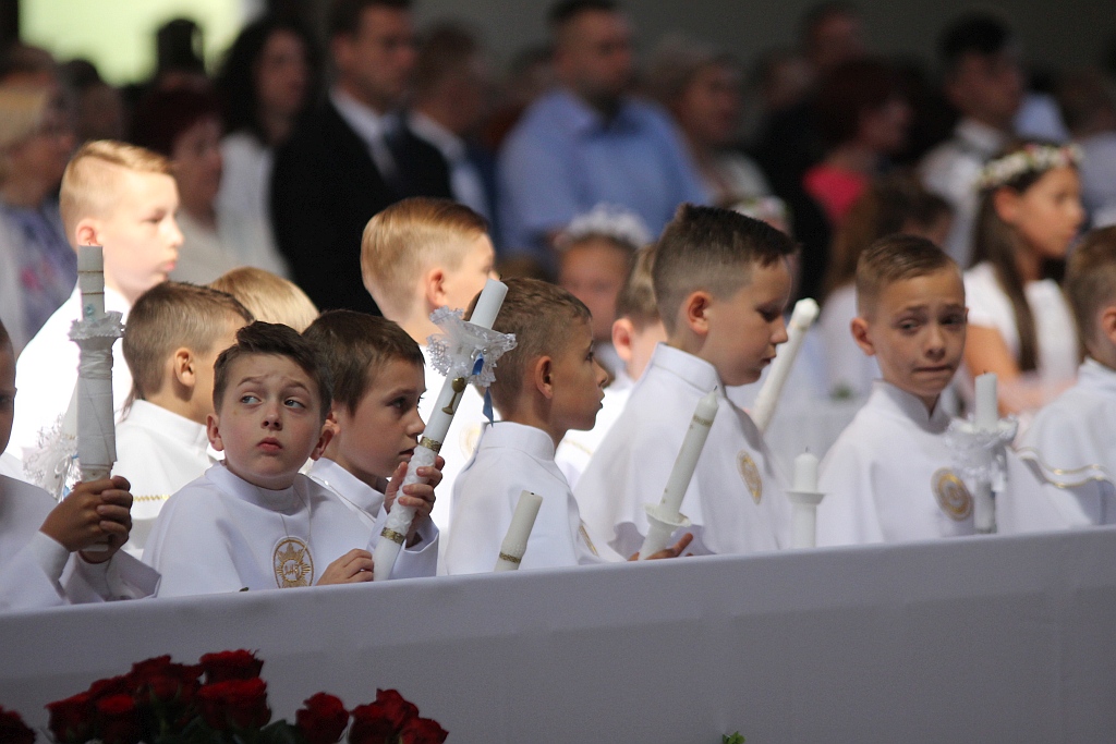 I Komunia święta w kościele Matki Bozej Królowej Polski