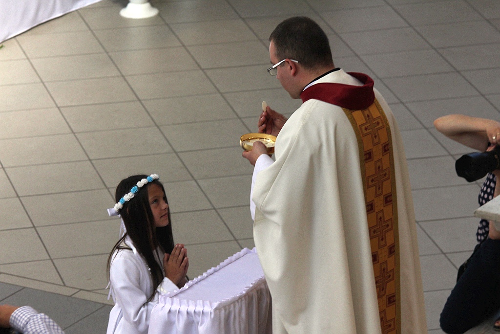 I Komunia święta w kościele Matki Bozej Królowej Polski