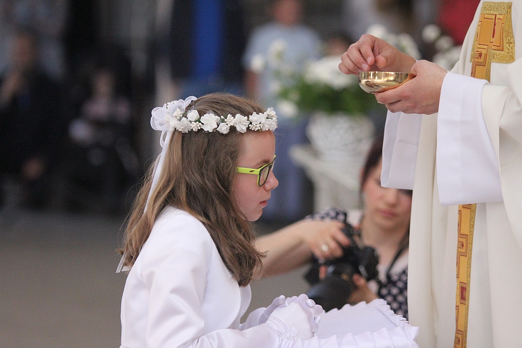 I Komunia święta w kościele Matki Bozej Królowej Polski