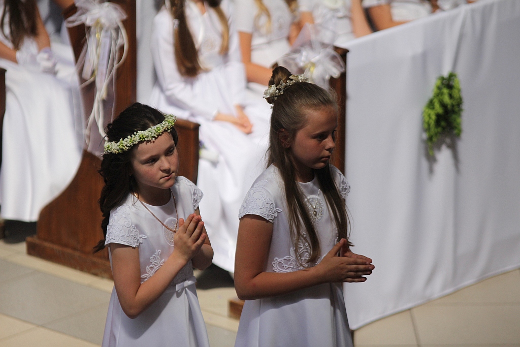 I Komunia święta w kościele Matki Bozej Królowej Polski