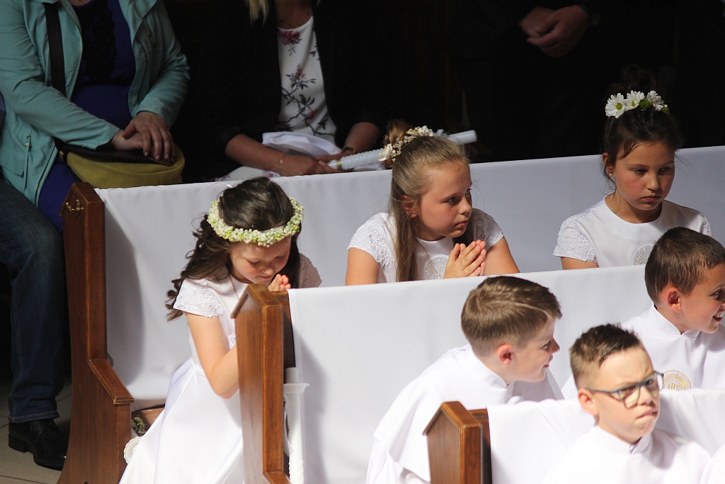 I Komunia święta w kościele Matki Bozej Królowej Polski