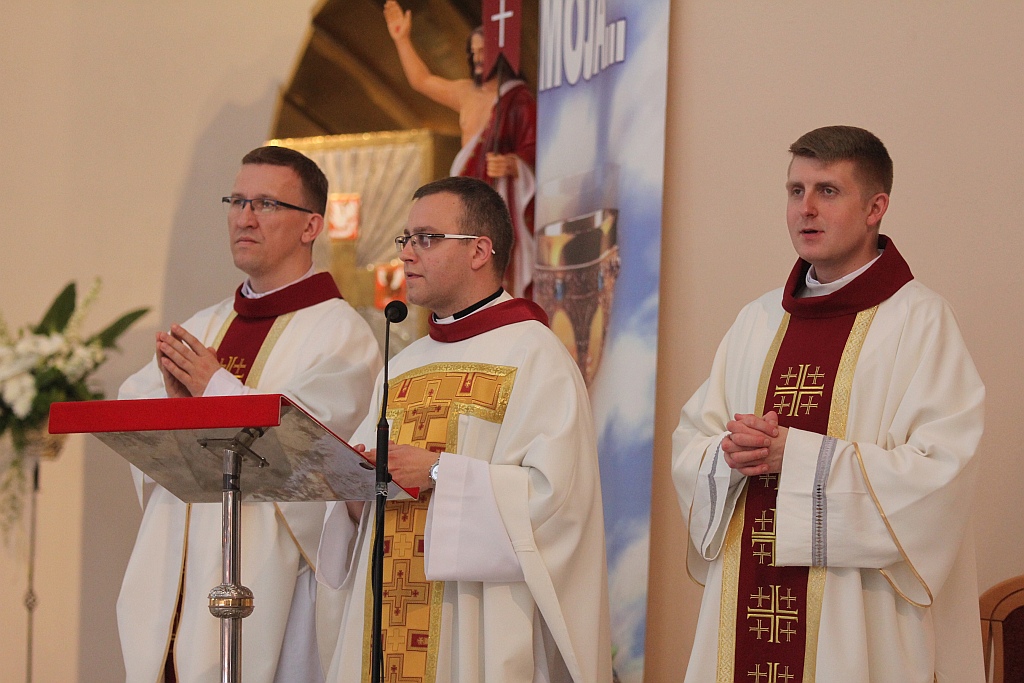 I Komunia święta w kościele Matki Bozej Królowej Polski