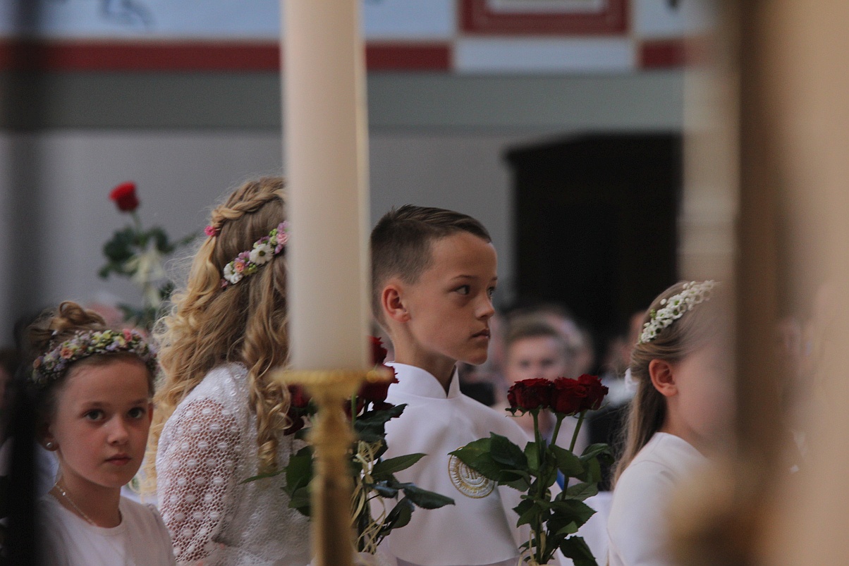 I Komunia święta w kościele Matki Bozej Królowej Polski