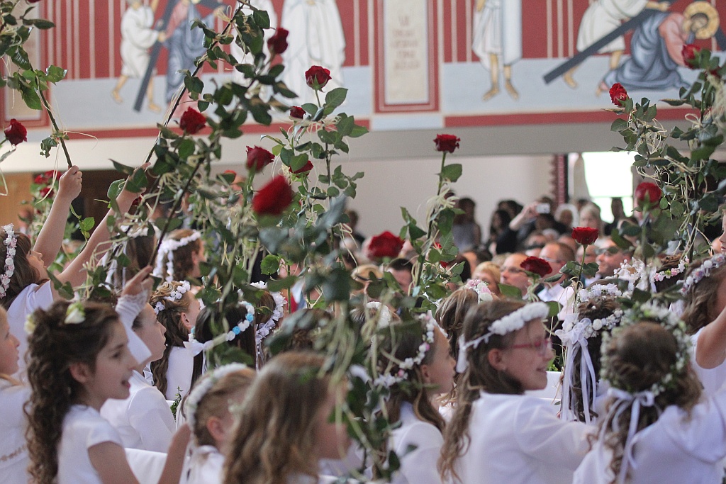 I Komunia święta w kościele Matki Bozej Królowej Polski