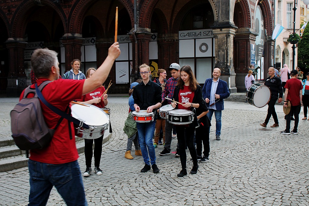 Drum Battle: Parada perkusyjna ulicami miasta Legnicy