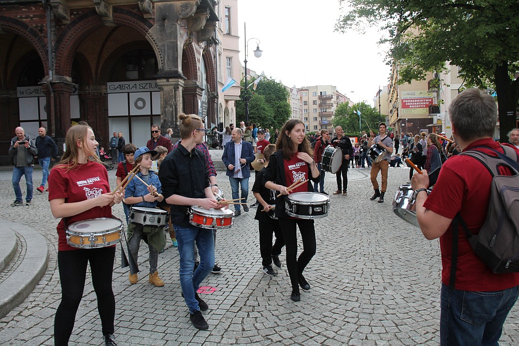 Drum Battle: Parada perkusyjna ulicami miasta Legnicy