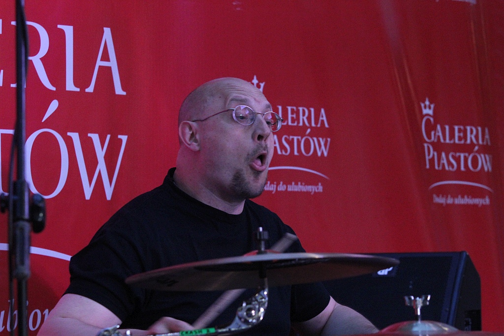 Drum Battle: Zabawy z bębnami, wybory pałkera oraz koncert