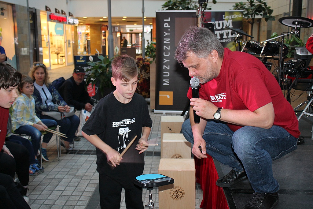 Drum Battle: Zabawy z bębnami, wybory pałkera oraz koncert