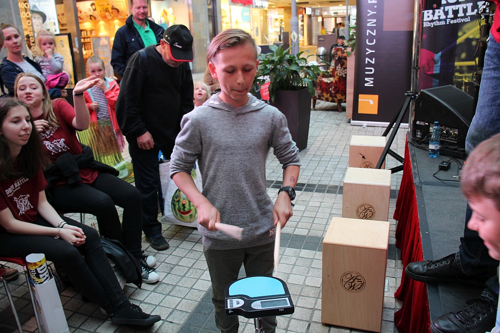 Drum Battle: Zabawy z bębnami, wybory pałkera oraz koncert
