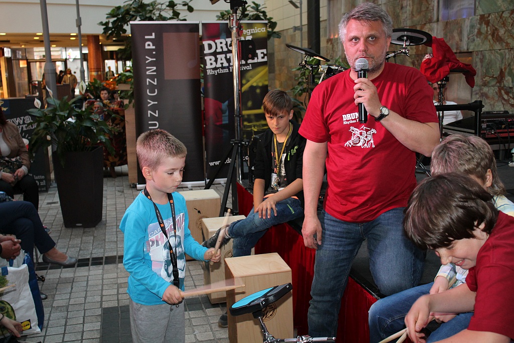 Drum Battle: Zabawy z bębnami, wybory pałkera oraz koncert