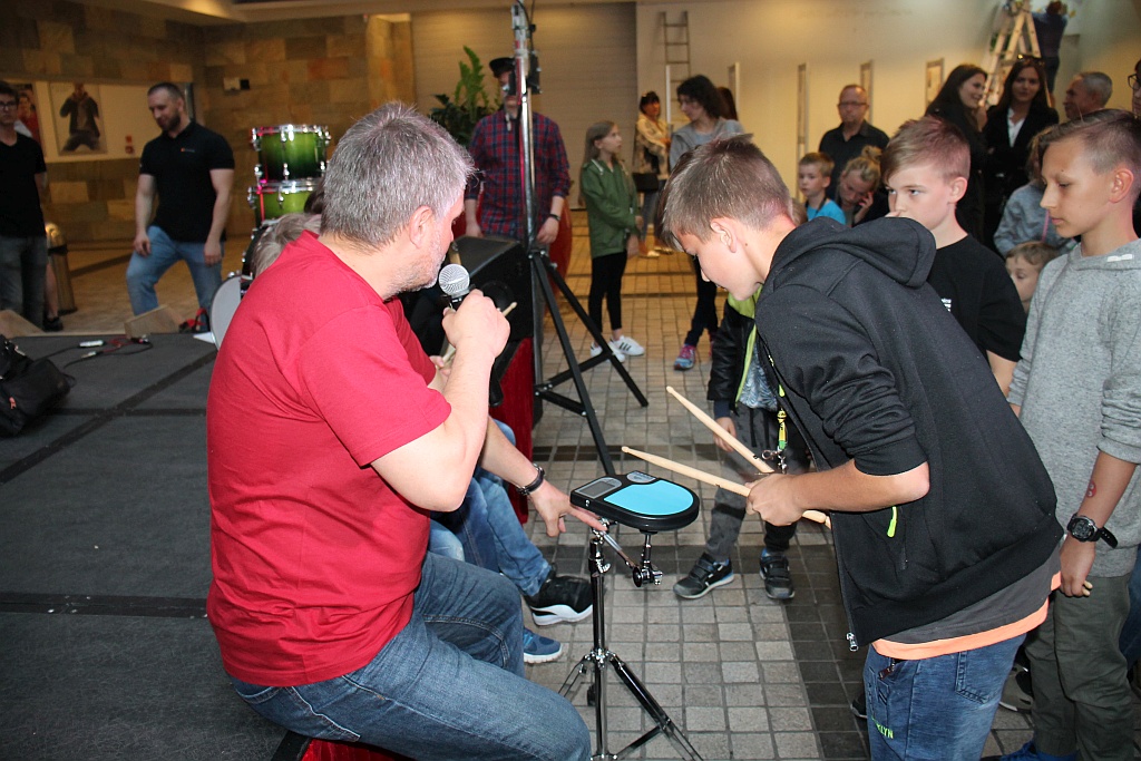 Drum Battle: Zabawy z bębnami, wybory pałkera oraz koncert