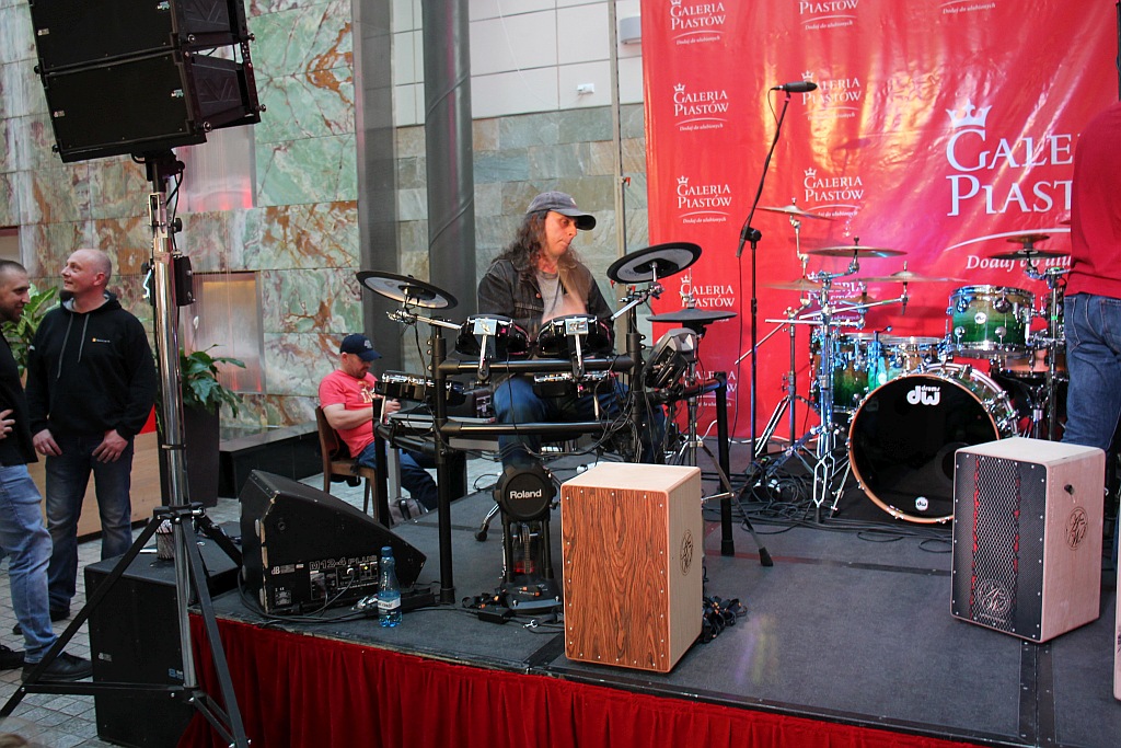 Drum Battle: Zabawy z bębnami, wybory pałkera oraz koncert