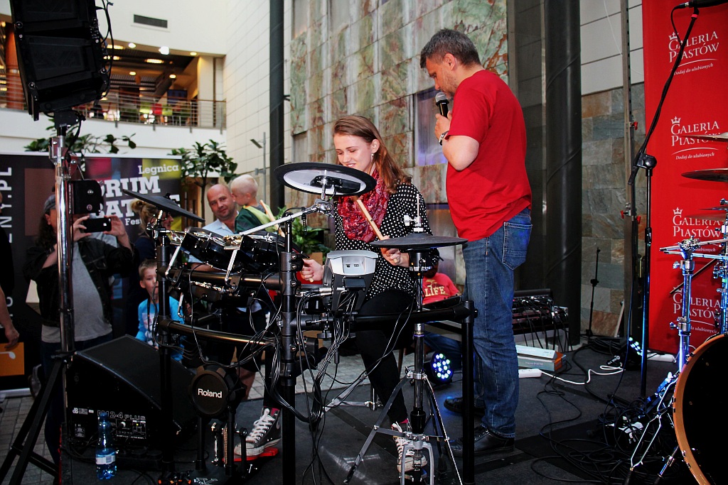 Drum Battle: Zabawy z bębnami, wybory pałkera oraz koncert
