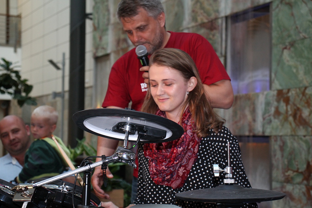 Drum Battle: Zabawy z bębnami, wybory pałkera oraz koncert