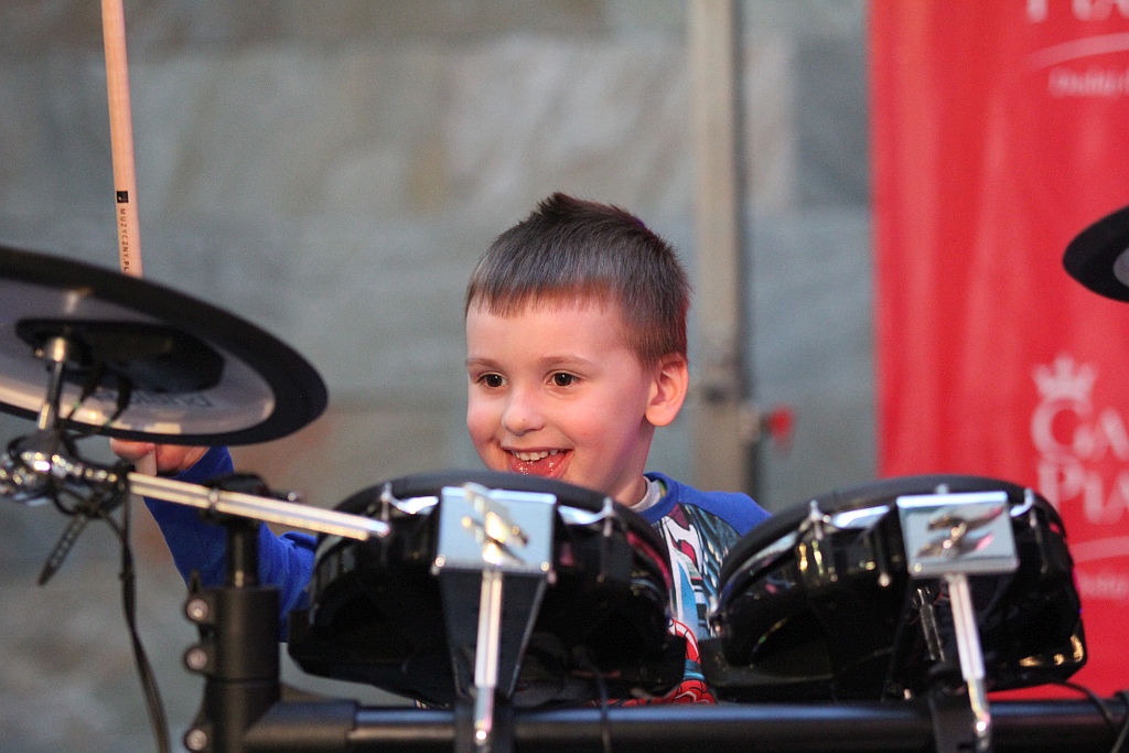 Drum Battle: Zabawy z bębnami, wybory pałkera oraz koncert