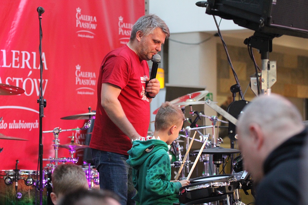 Drum Battle: Zabawy z bębnami, wybory pałkera oraz koncert