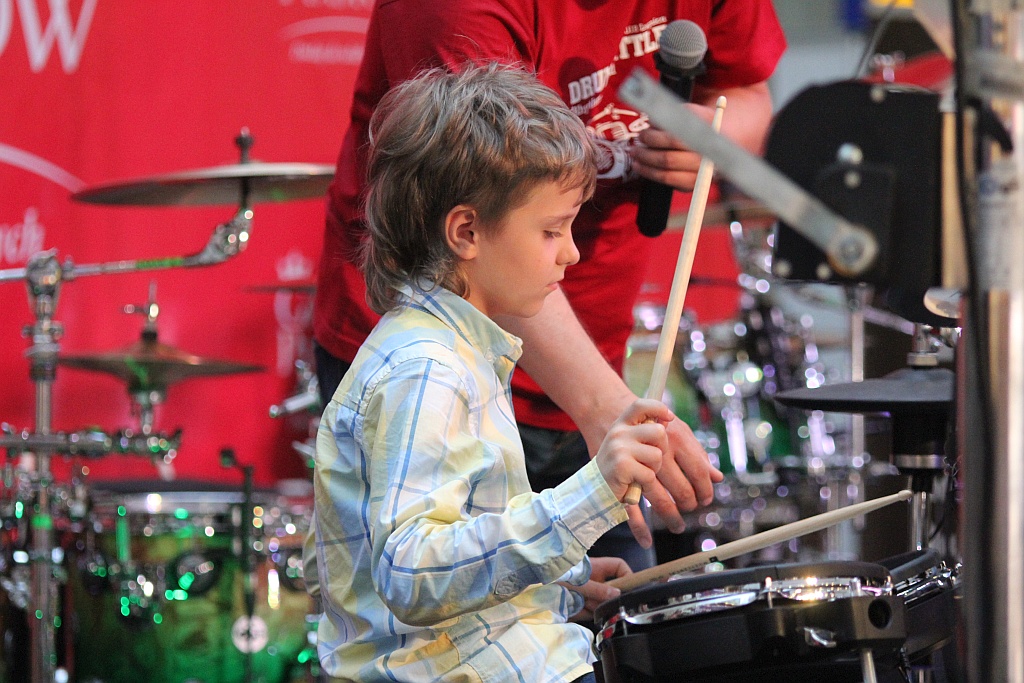 Drum Battle: Zabawy z bębnami, wybory pałkera oraz koncert
