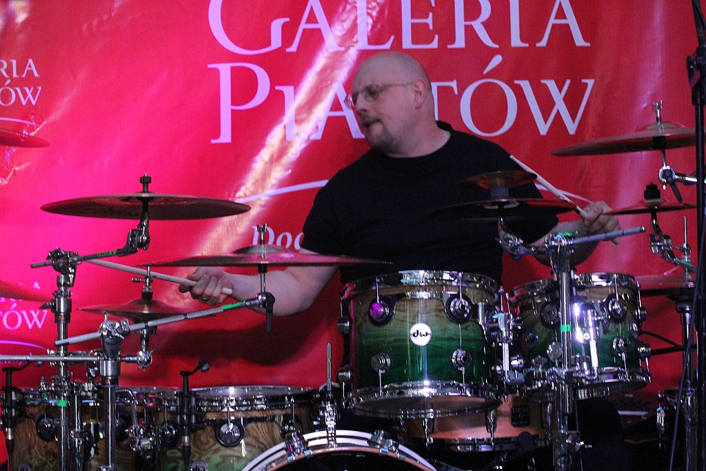 Drum Battle: Zabawy z bębnami, wybory pałkera oraz koncert